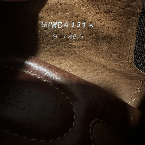 Born Brown Full Grain Leather Chunky Heel Ankle Slip On Nyssa Boots Size 9/40.5 - Picture 8 of 8